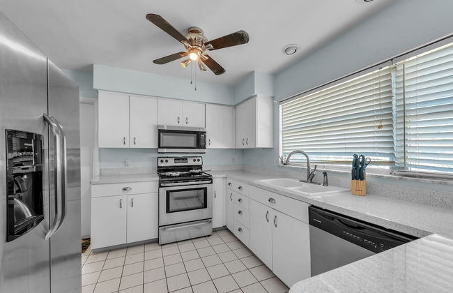 Sunny Retreat In Clearwater 2 Bedroom Home by RedAwning - Foto 10