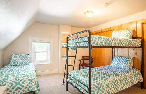 Heritage House-Skiing close,Walk to Main St,Roomy - Foto 5