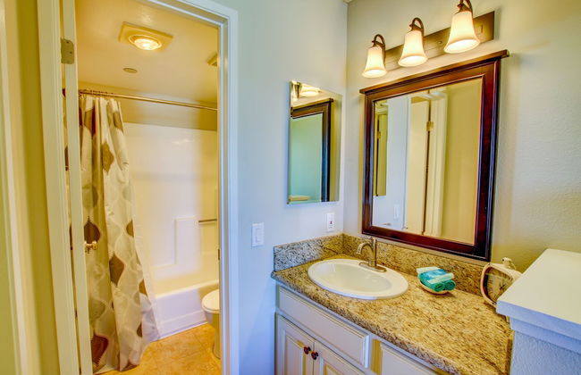 Sunshine Suites at Hillcrest - Photo 29