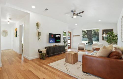 Trendy Remodeled Home by SoCo w Nice Outdoor Space - Foto 15
