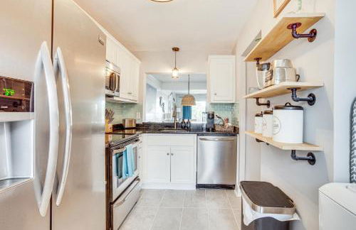 Beachfront Condo with 3 Pools on St Helena Island! - Foto 10