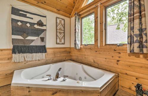 Cozy Retreat with Porch and Double JJ Resort Access! - Foto 10