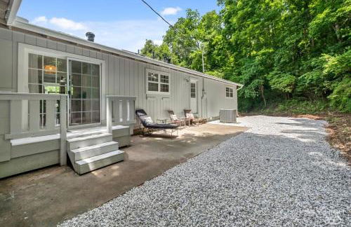 Creekside Oasis - 5BR Retreat with Pool & Hot Tub - Foto 35