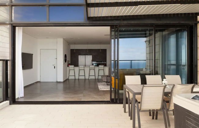 Luxury Penthouse on High Floor with Hot Tub - Foto 20