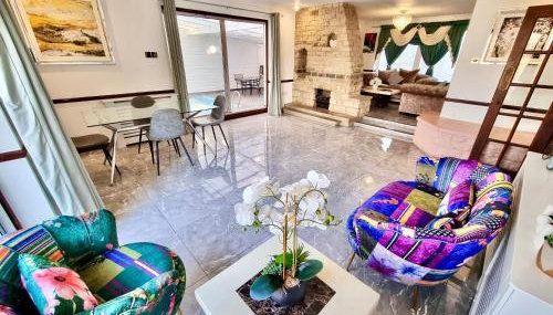 Indoor Heated Pool - Large Family Home - Sleeps 12 - Near Bournemouth Beach - Foto 4