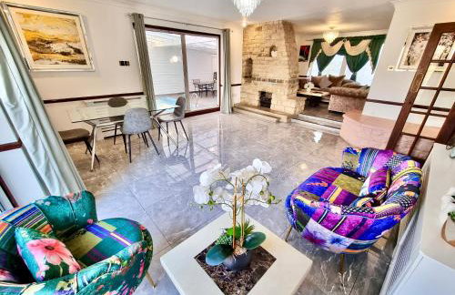 Indoor Heated Pool - Large Family Home - Sleeps 12 - Near Bournemouth Beach - Photo 4