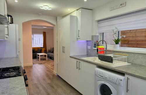 Cosy Retreat Your Home Away - Photo 10