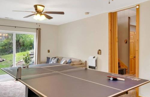 Soco Serene Cabin in the Heart of Maggie Valley - Foto 48