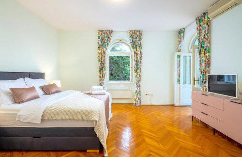 Stone Villa Majestic w Pool - Split Center - Photo 28