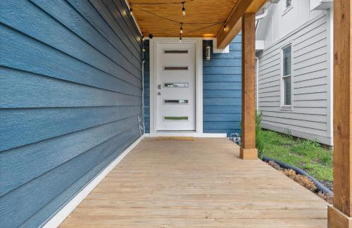 Farm House DT Indy with Pool Table - Photo 49