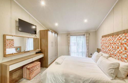 New Forest lodge - 194 NO PETS - Photo 11