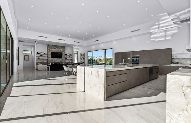 Exclusive Indio Villa Pool, Hot Tub, Putting Green Sleeps 18 Bravo #6 - Foto 17