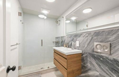 Stunning Bay Views | Beach Access - Deck - Parking - Photo 19