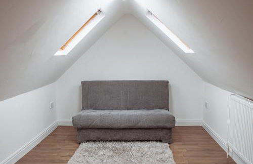 Spacious & Modern 8-Bed Home - Sleeps 13 - Parking - Foto 27