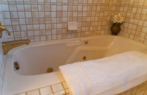 Sierra Lake View at Rubicon by Tahoe Getaways - 3 BR, Panoramic Lake Views, Private Hot Tub & Private beach! - Foto 11