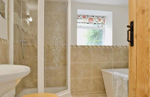 Tucked Away - Photo 6