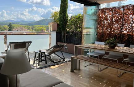 Ático de diseño con terraza en el centro de Olot - Foto 2