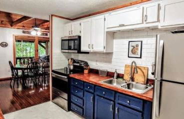 Trailseeker Cabin w King Bed Hot Tub at Red River Gorge Natural Bridge - Foto 10