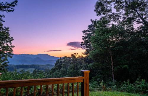 Chasing Sunsets: A Cozy 2-Bedroom Cabin in Smoky Mts with Stunning Mountain Views. - Foto 80