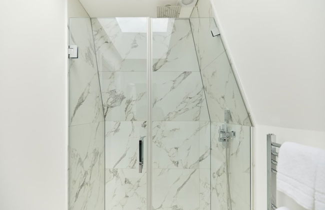 The Shepherd s Bush Wonder - Trendy 4bdr Home With Garden Terrace - Photo 31