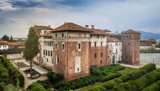 O complexo do castelo Tapparelli d'Azeglio