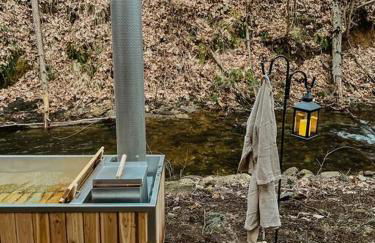 Creek Side Cabin with Wood Fired Hot Tub and Fire Pit - Foto 30