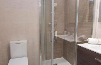 LA TERRAZA DE LA VEGA - Ubicación inmejorable , wifi , terraza y parking gratuito - Foto 27