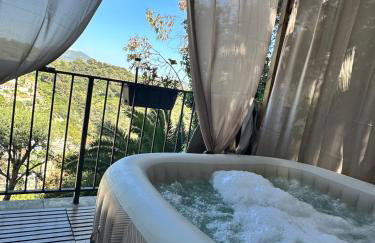 Studio romantique avec jacuzzi privé - aperçu mer - terrasse - parking gratuit - Photo 2