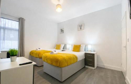 Emerald Living - Hanley, Stoke-on-Trent, sleeps 5, with free parking! - Foto 6