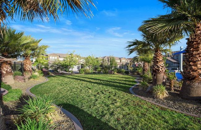 All Inn the Family - Photo 33