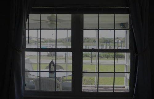 Waterfront, dock, Hot tub, kayaks, King Bedroom with amazing views, RELAXATION, 2 miles to the beach - Foto 36