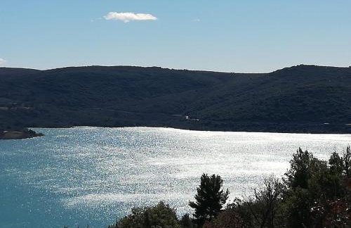 CAMPING 3* ! PROGHE DES GORGES DU VERDON ET LAC DE STE CROIX 04500 ! TOUT EQUIPE ! CHAMPS DE LAVANDES ! CALME ! NBRES ACTIVITES ! RANDONNEES ! NAUTISME ! - Foto 12