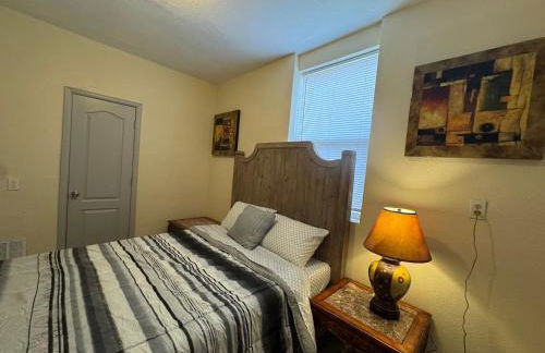 Downtown, 5-bed, 3-bath, 3-level - Foto 29