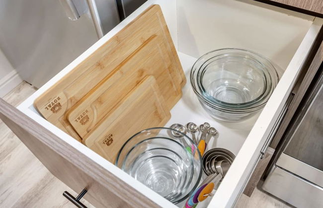 Charming 2BR w King Queen Close to SLC - Foto 15