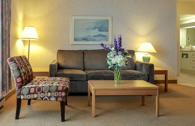 Cartier Place Suite Hotel - Photo 13