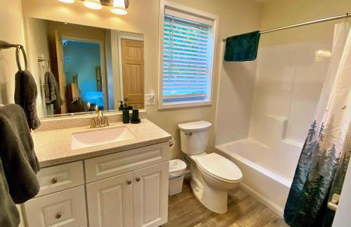 Lakefront Oak Cottage Hot Tub & Fire Pit - Foto 18