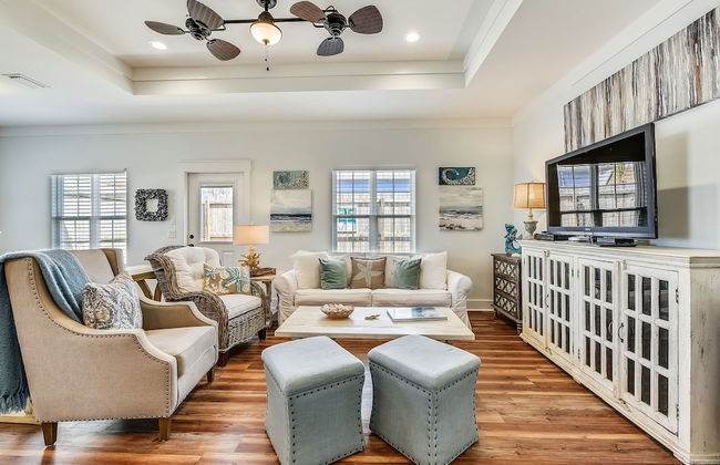 Sandy Feet Retreat by Book That Condo - Photo 1