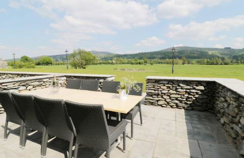 Hay Store - Photo 23