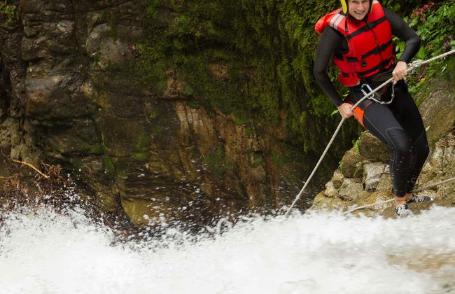 Trekking e discesa in corda doppia sul fiume Guatapé - Foto 1
