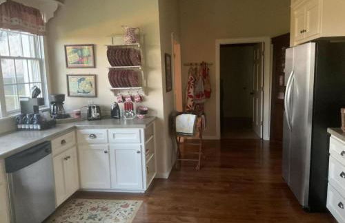 Secluded Country Cabin Rental with Beautiful Garden Space near Fayetteville, Arkansas - Foto 21