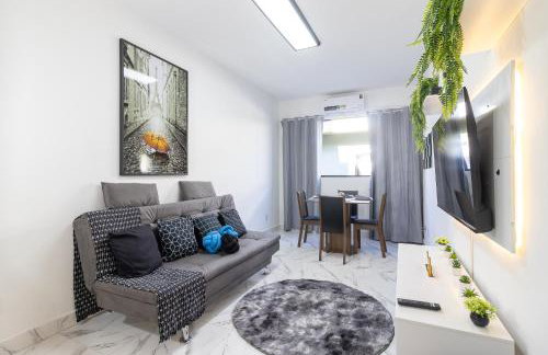 Apê Novo 5 min do Centro, Shopping e Praia com Garagem e Ar condicionado - Foto 2