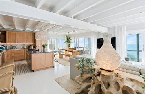 Surfside Villa by Rove Travel - Oceanfront Home with Hot Tub - Foto 20