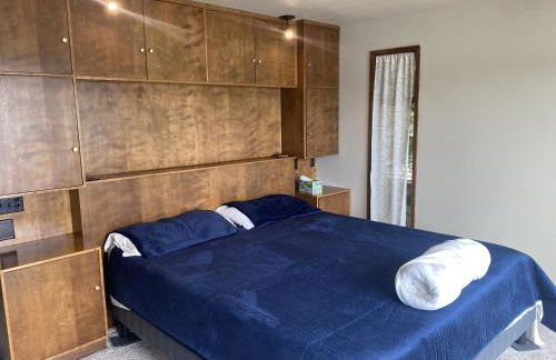 PNW MCM 155ft Private Waterfront Gem on Raft Island with Hot Tub - Foto 13