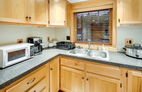 Ketchikan Apt - Walk to Refuge Cove Beach! - Foto 11