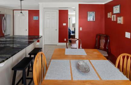 Cozy Colchester Cabin near Lake by RedAwning - Foto 22