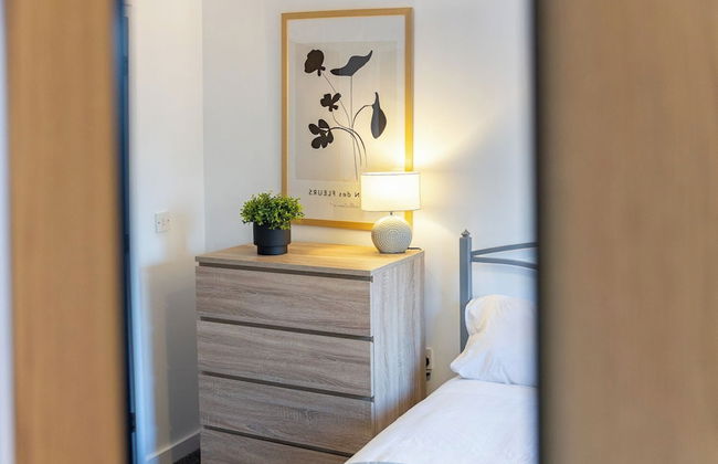 Quaint 1 Bedroom 1st Floor Flat - Photo 7