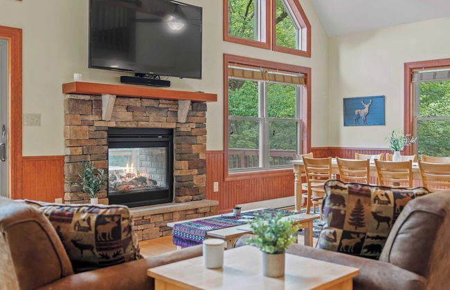 Bear Paw Lodge by Avantstay Hot Tub, Deck, & Fire Pit - Foto 7