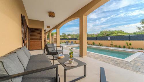 4 Bedroom Cozy Home In Jovici - Foto 2