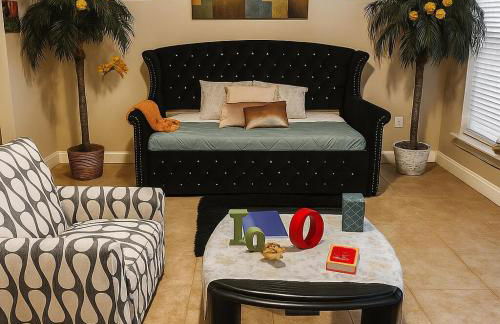 Private Pet-Friendly 2BR Suite with Movie Theater & Pond View and Access - Foto 21