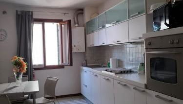 Appartamento per 5 pax centro Castelfranco - Foto 2, stove